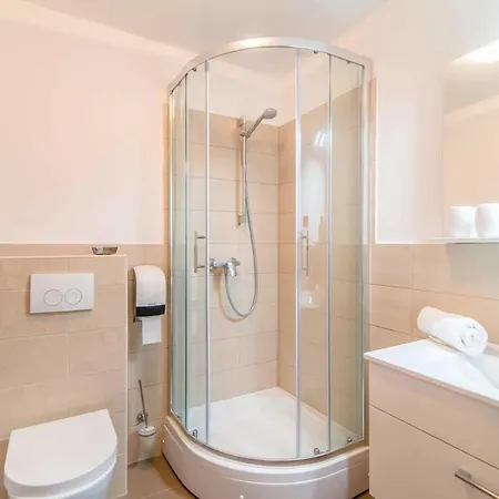 Sleeps 8 Pool Air Con Wifi * Vodnjan